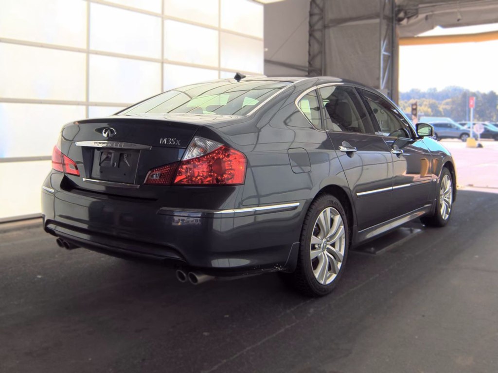 Photo 5 of this INFINITI M35