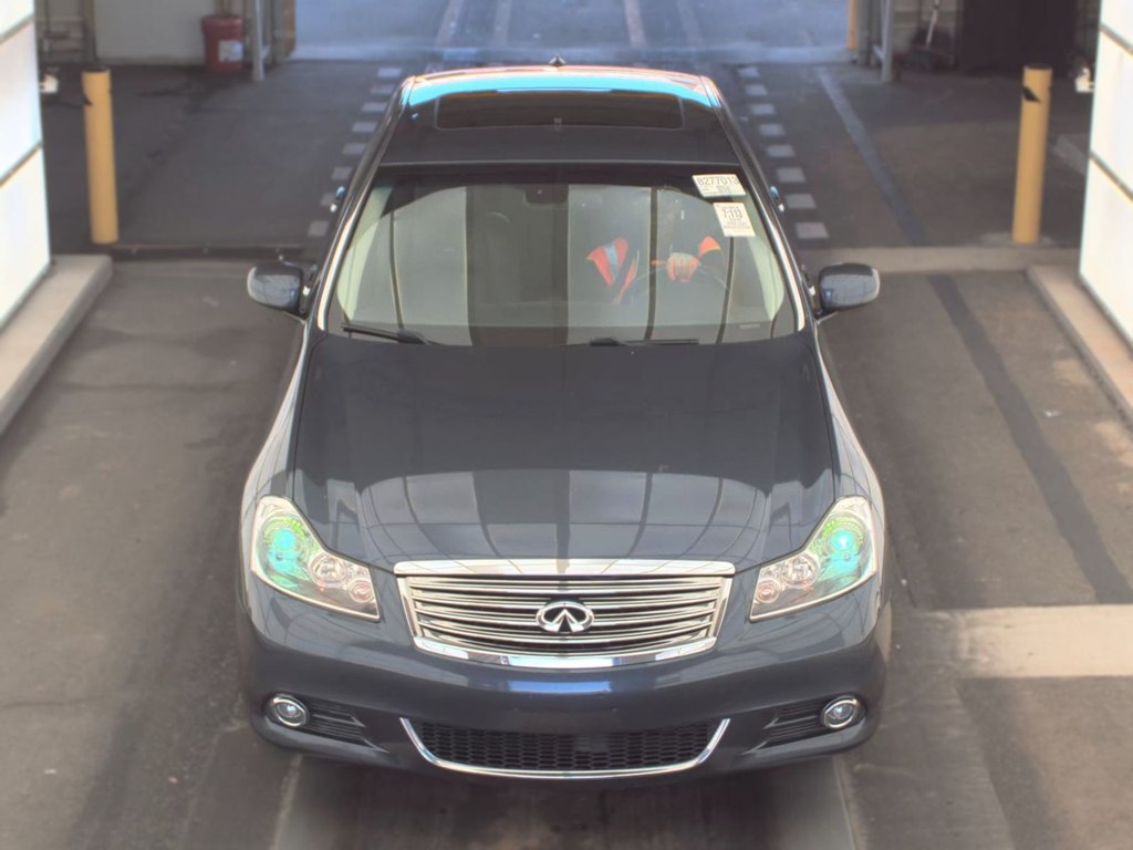 Photo 3 of this INFINITI M35