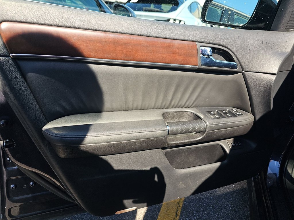 Photo 15 of this INFINITI M35