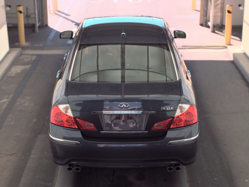 Photo 4 of this INFINITI M35