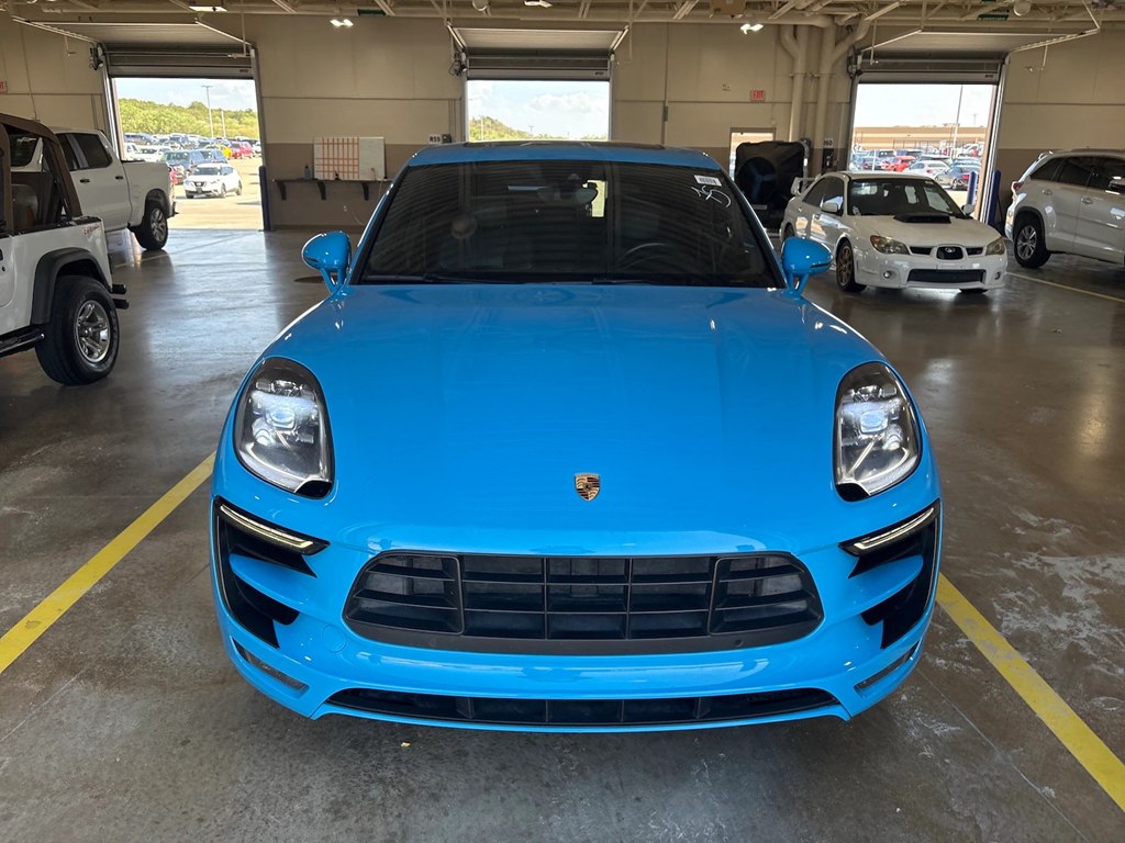 Photo 2 of this PORSCHE MACAN