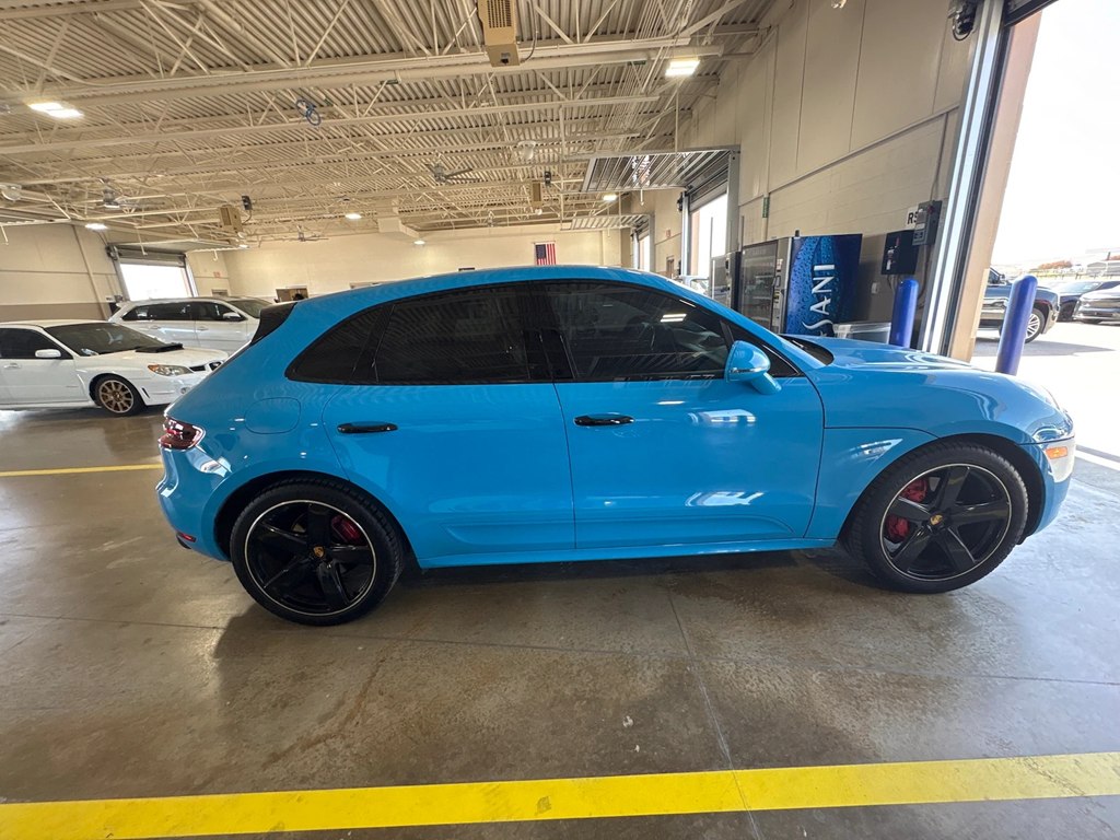 Photo 8 of this PORSCHE MACAN