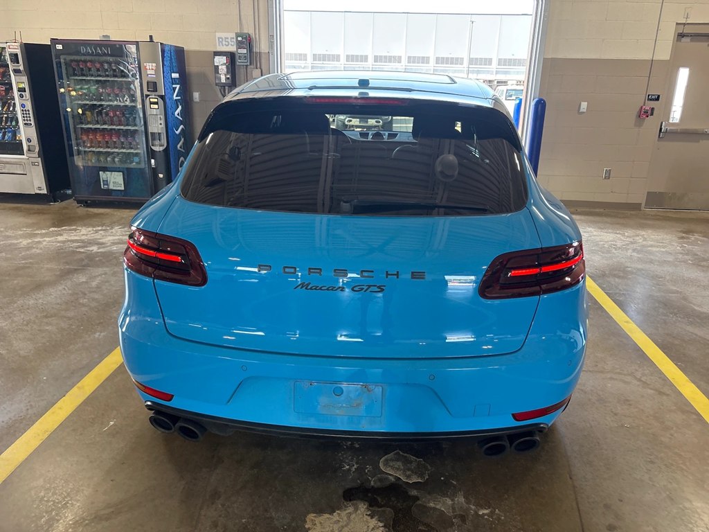 Photo 6 of this PORSCHE MACAN