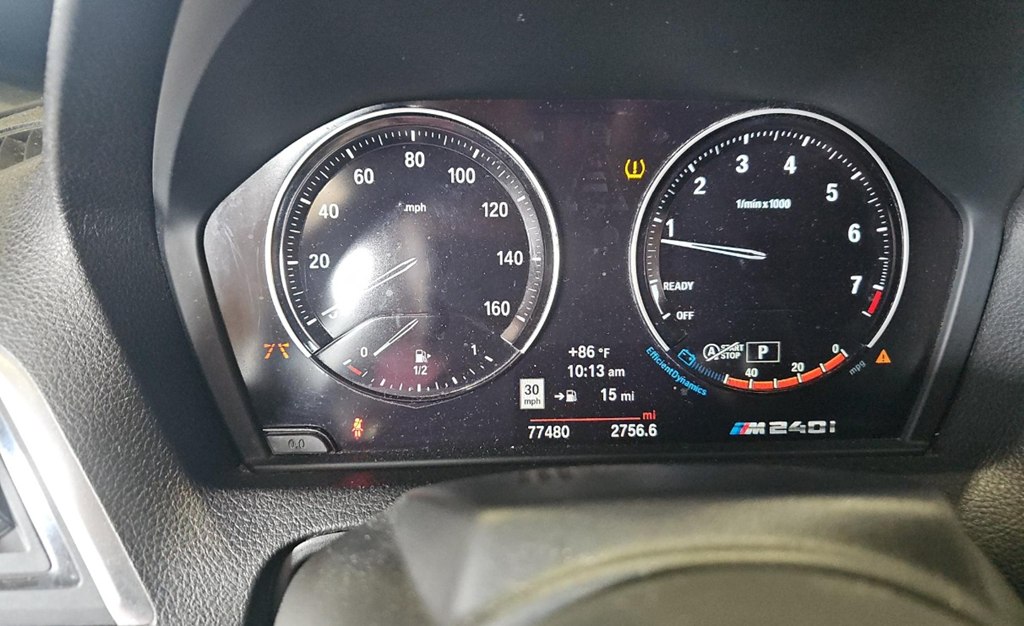 Photo 10 of this BMW 2 SERIES