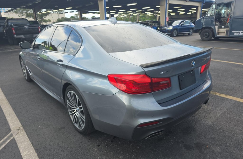 Photo 6 of this BMW 5 SERIES