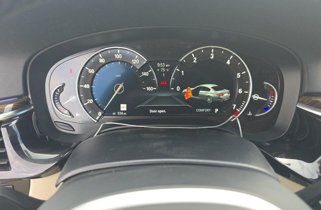 Photo 11 of this BMW 5 SERIES