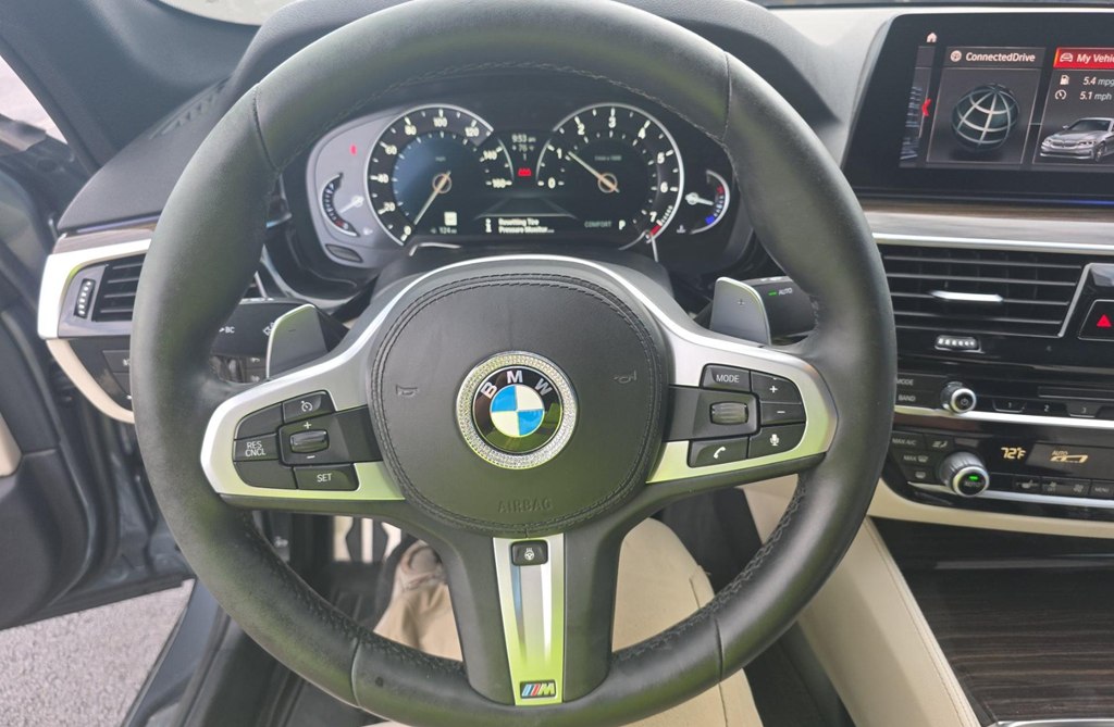 Photo 9 of this BMW 5 SERIES
