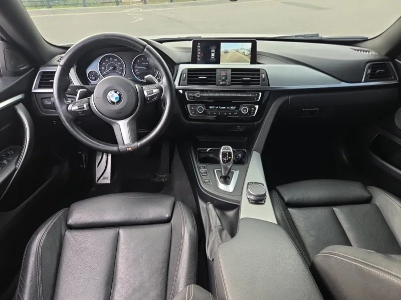 Photo 9 of this BMW 4 SERIES