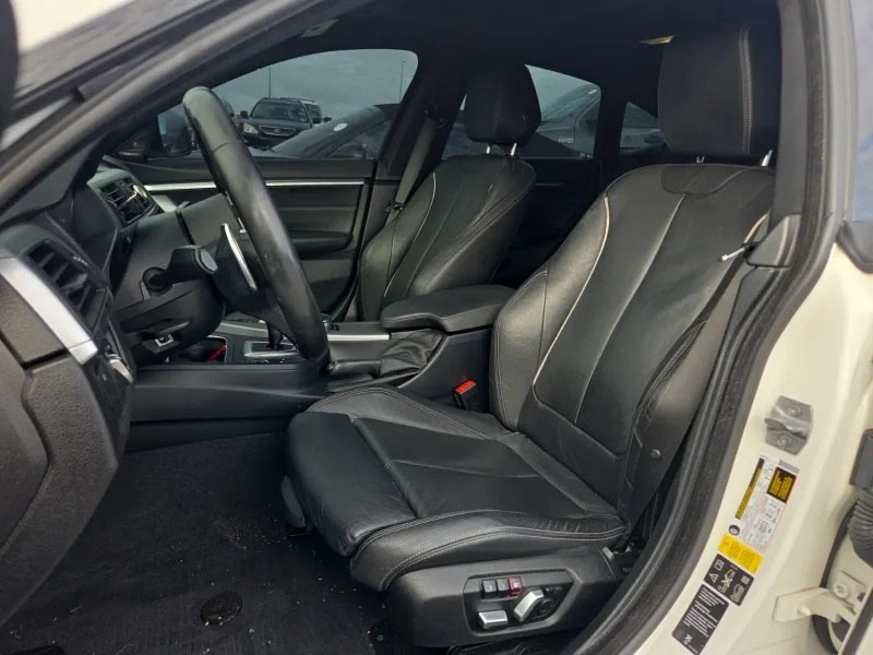 Photo 10 of this BMW 4 SERIES
