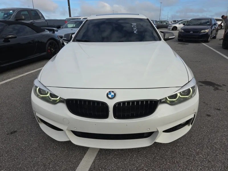 Photo 7 of this BMW 4 SERIES