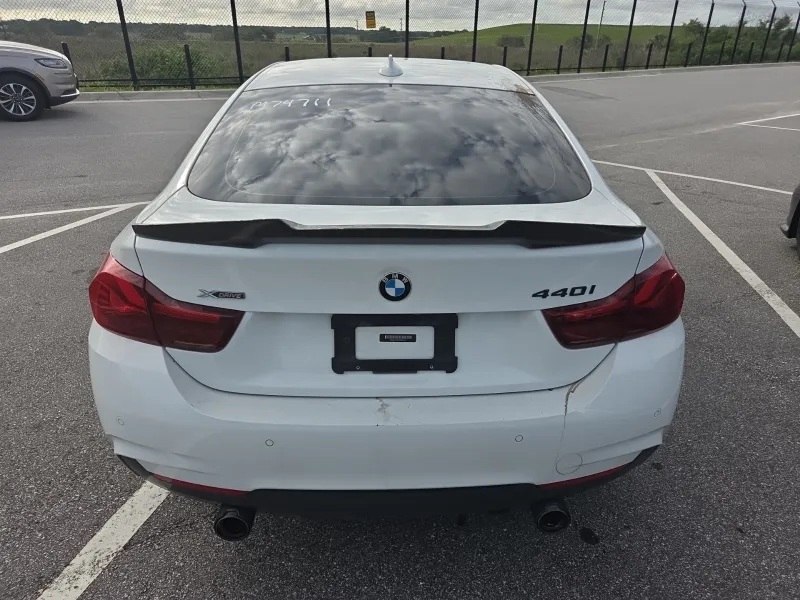 Photo 4 of this BMW 4 SERIES