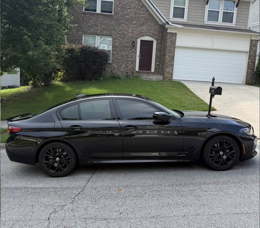 Photo 2 of this BMW 5 SERIES
