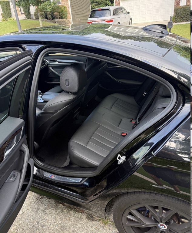 Photo 3 of this BMW 5 SERIES