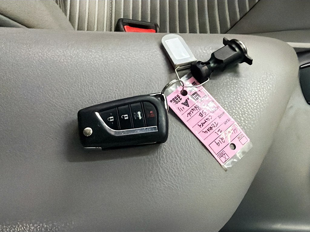 Photo 34 of this TOYOTA CAMRY