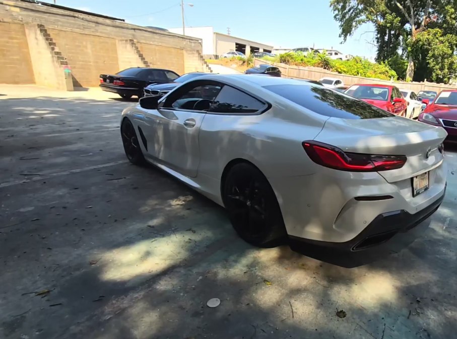 Photo 7 of this BMW 8 SERIES