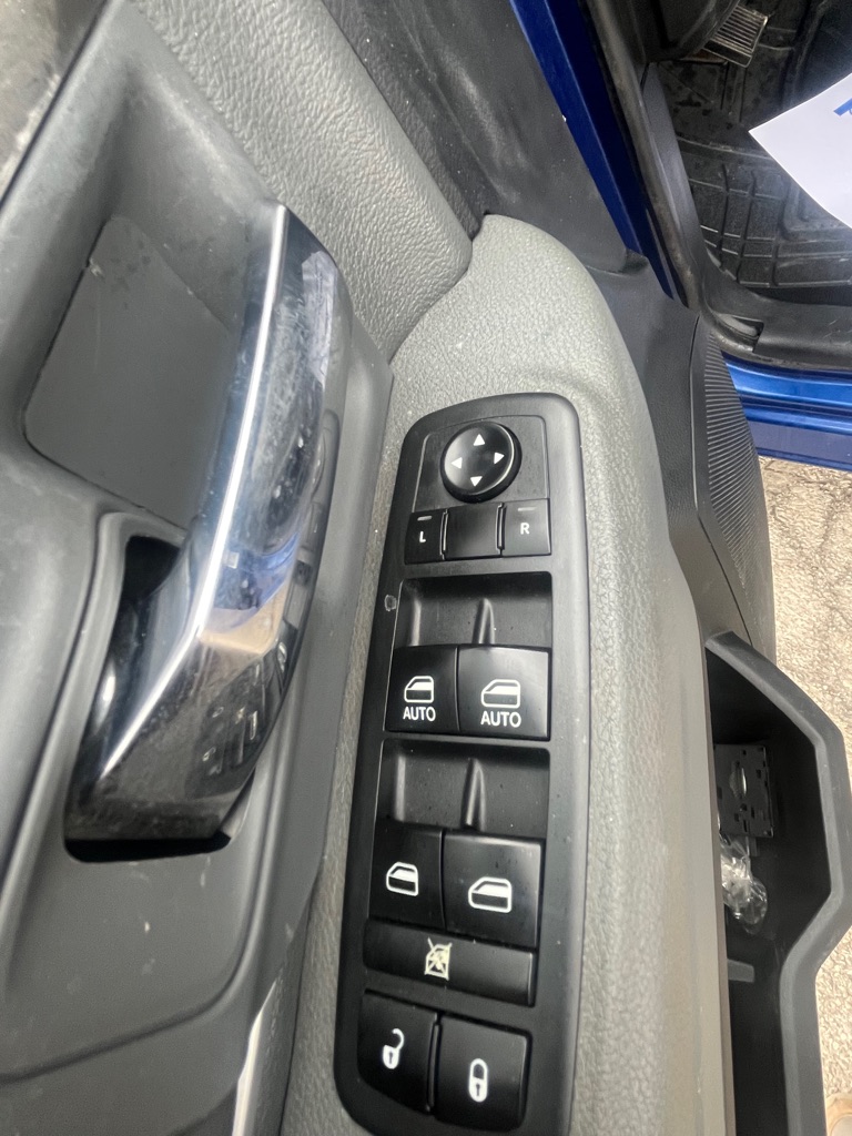 Photo 6 of this RAM 1500