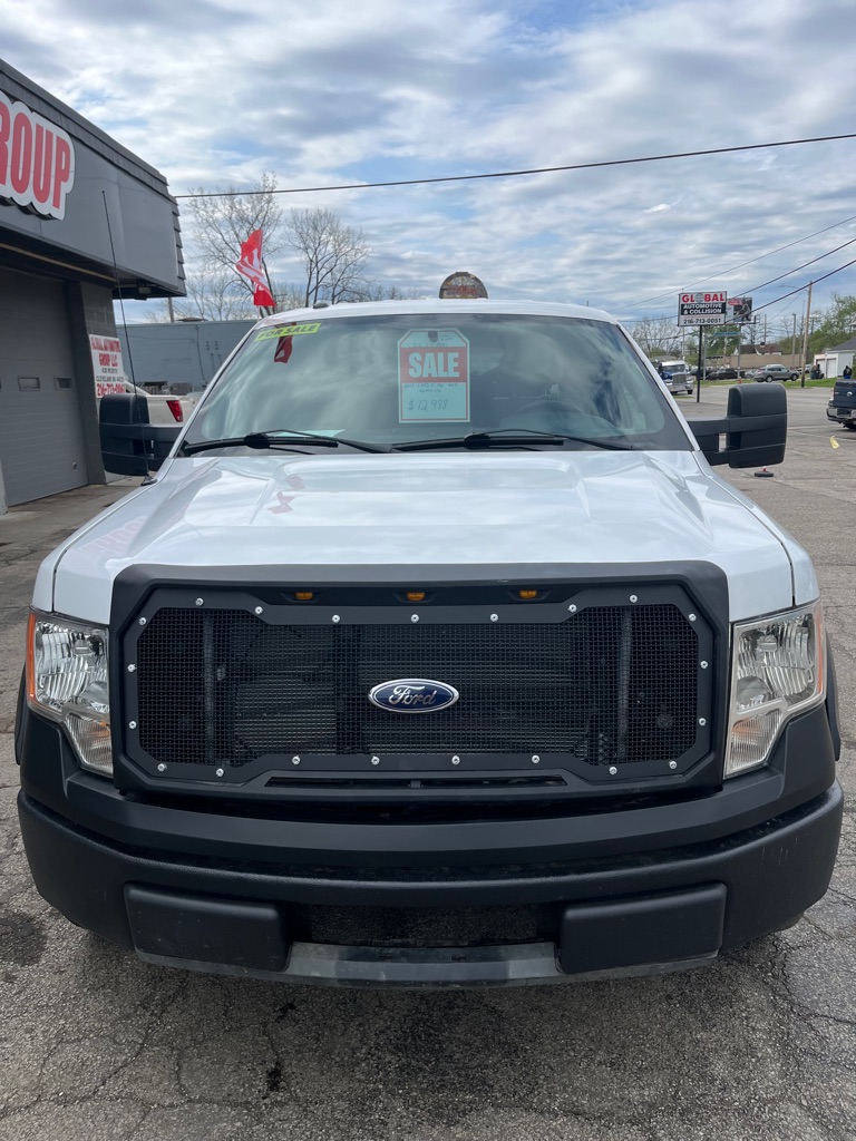 Photo 2 of this FORD F-150