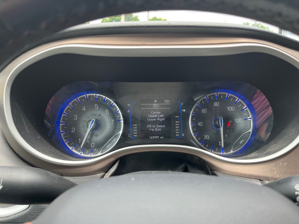 Photo 15 of this CHRYSLER PACIFICA