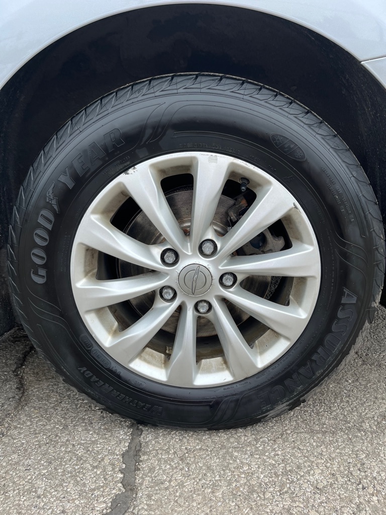 Photo 22 of this CHRYSLER PACIFICA