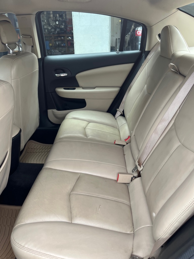 Photo 7 of this CHRYSLER 200