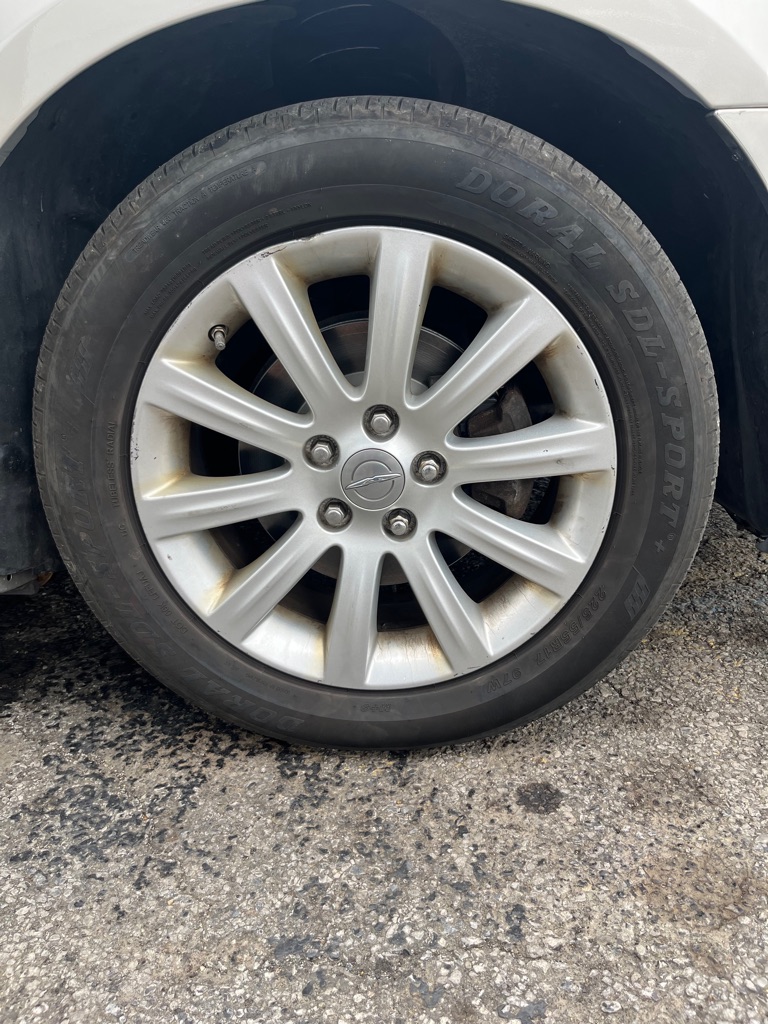 Photo 21 of this CHRYSLER 200