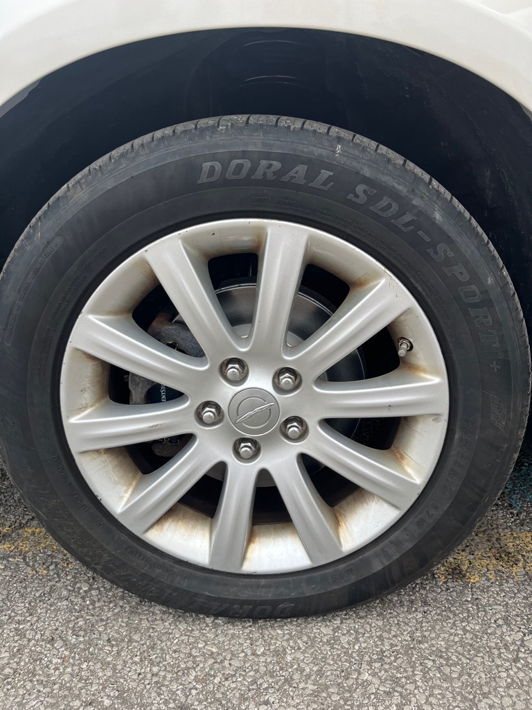 Photo 18 of this CHRYSLER 200