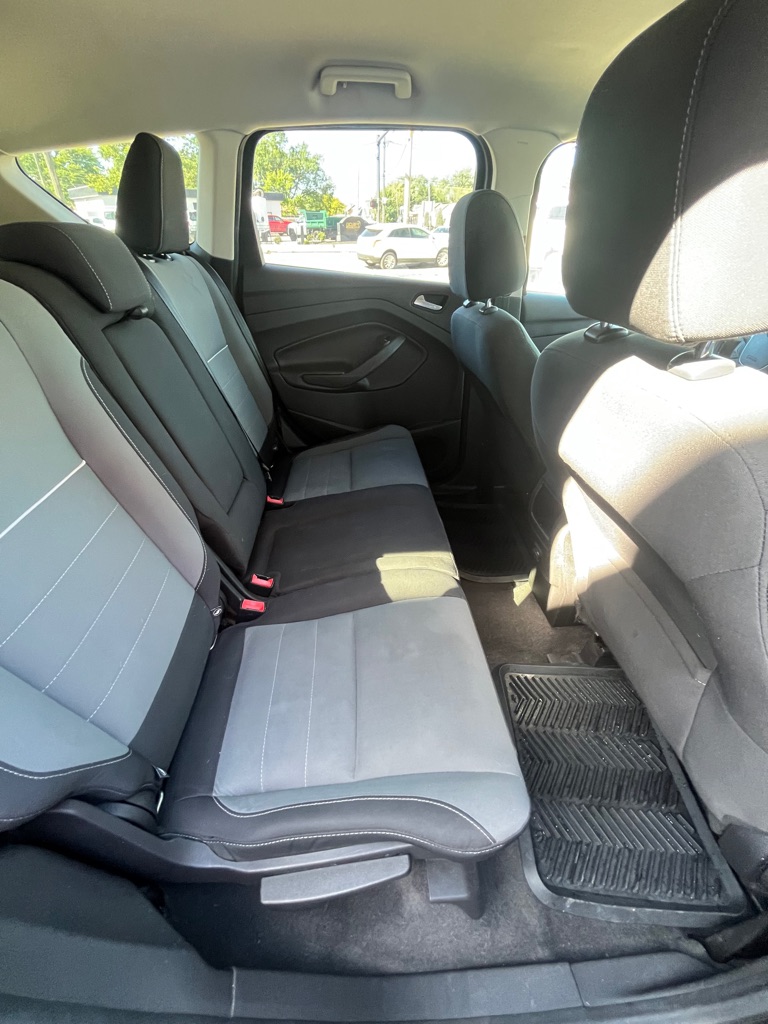 Photo 10 of this FORD ESCAPE