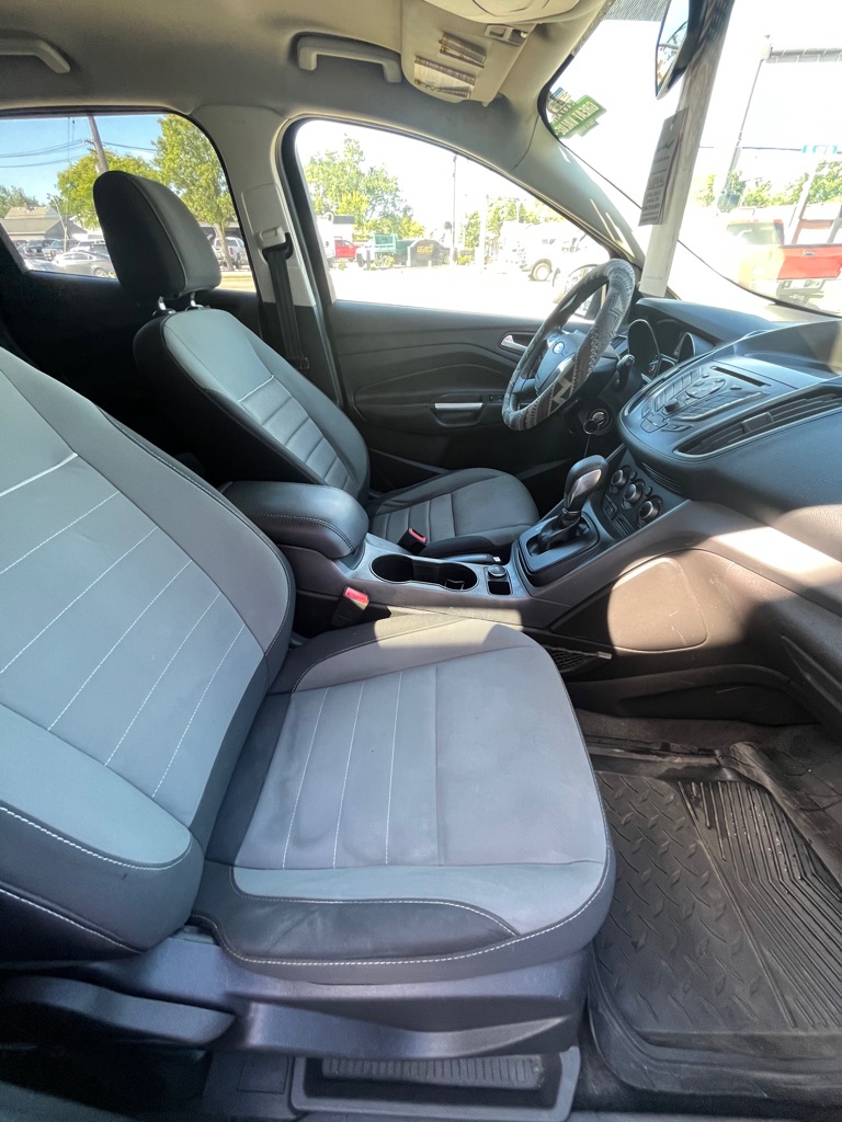 Photo 11 of this FORD ESCAPE