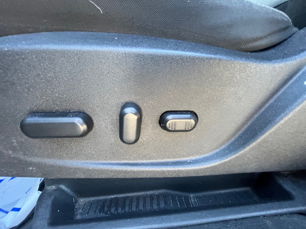 Photo 15 of this FORD ESCAPE