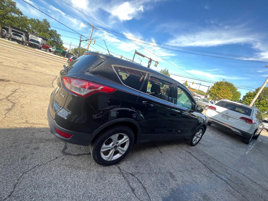 Photo 6 of this FORD ESCAPE