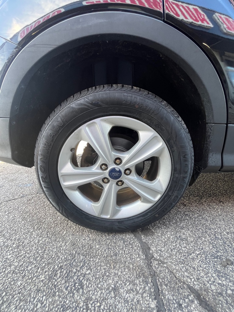 Photo 25 of this FORD ESCAPE