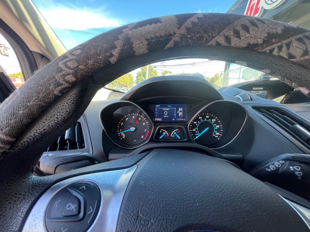 Photo 21 of this FORD ESCAPE