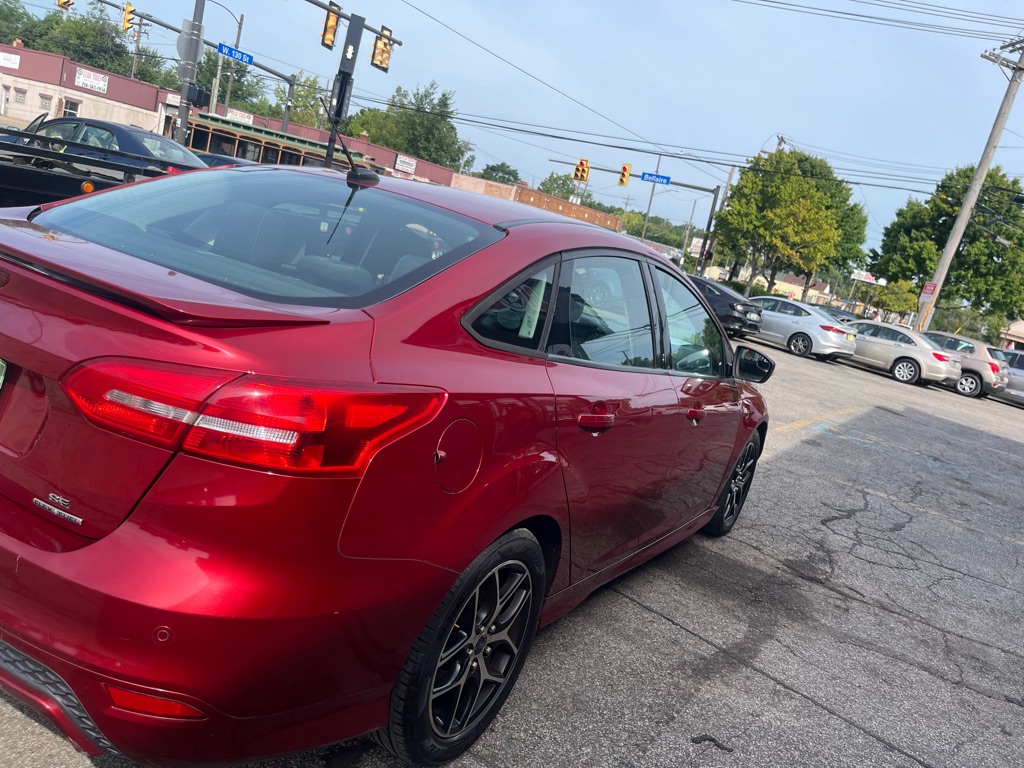 Photo 5 of this FORD FOCUS