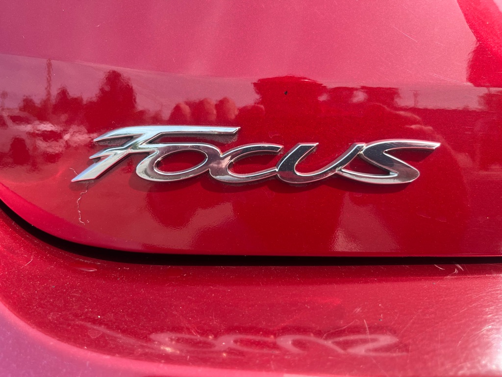 Photo 21 of this FORD FOCUS