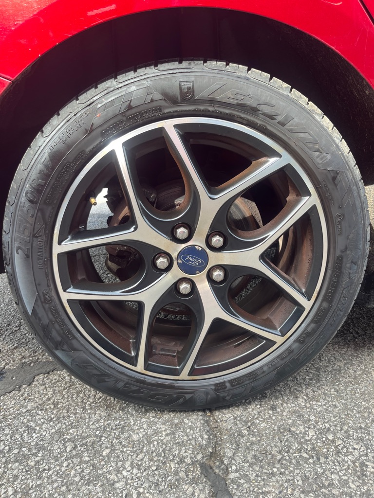 Photo 18 of this FORD FOCUS