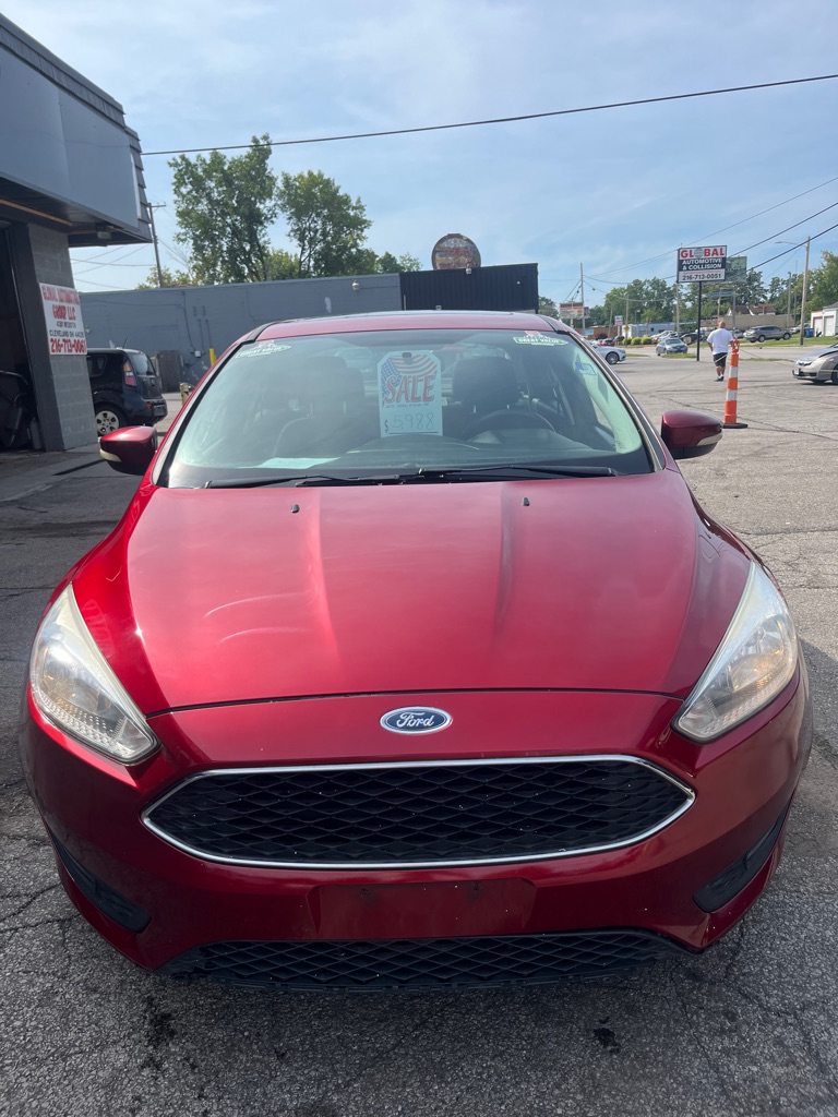 Photo 2 of this FORD FOCUS
