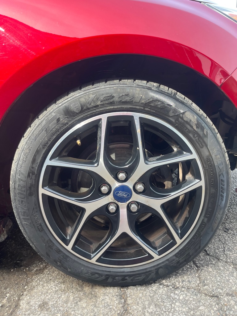 Photo 19 of this FORD FOCUS