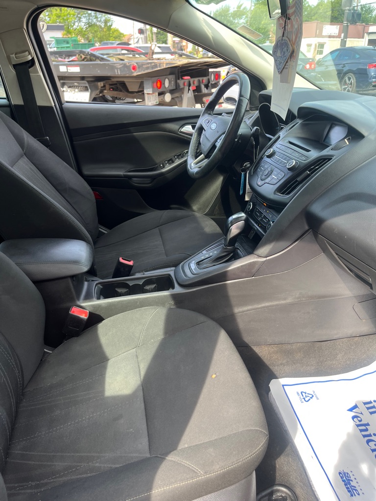 Photo 10 of this FORD FOCUS