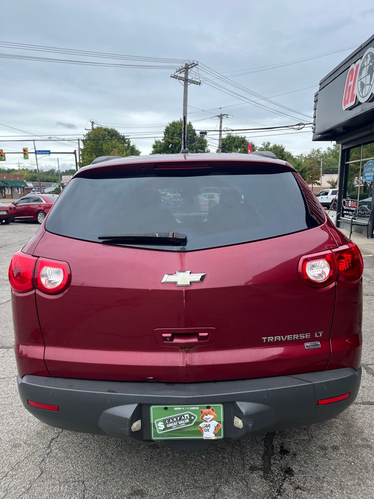 Photo 4 of this CHEVROLET TRAVERSE