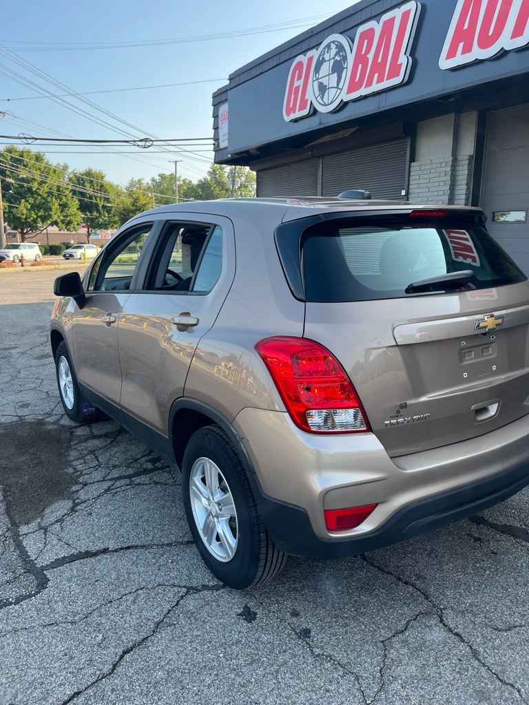 Photo 12 of this CHEVROLET TRAX