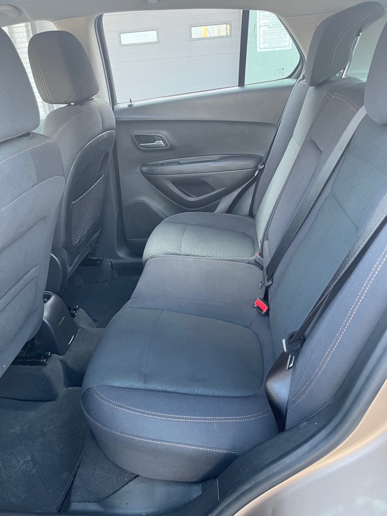 Photo 13 of this CHEVROLET TRAX