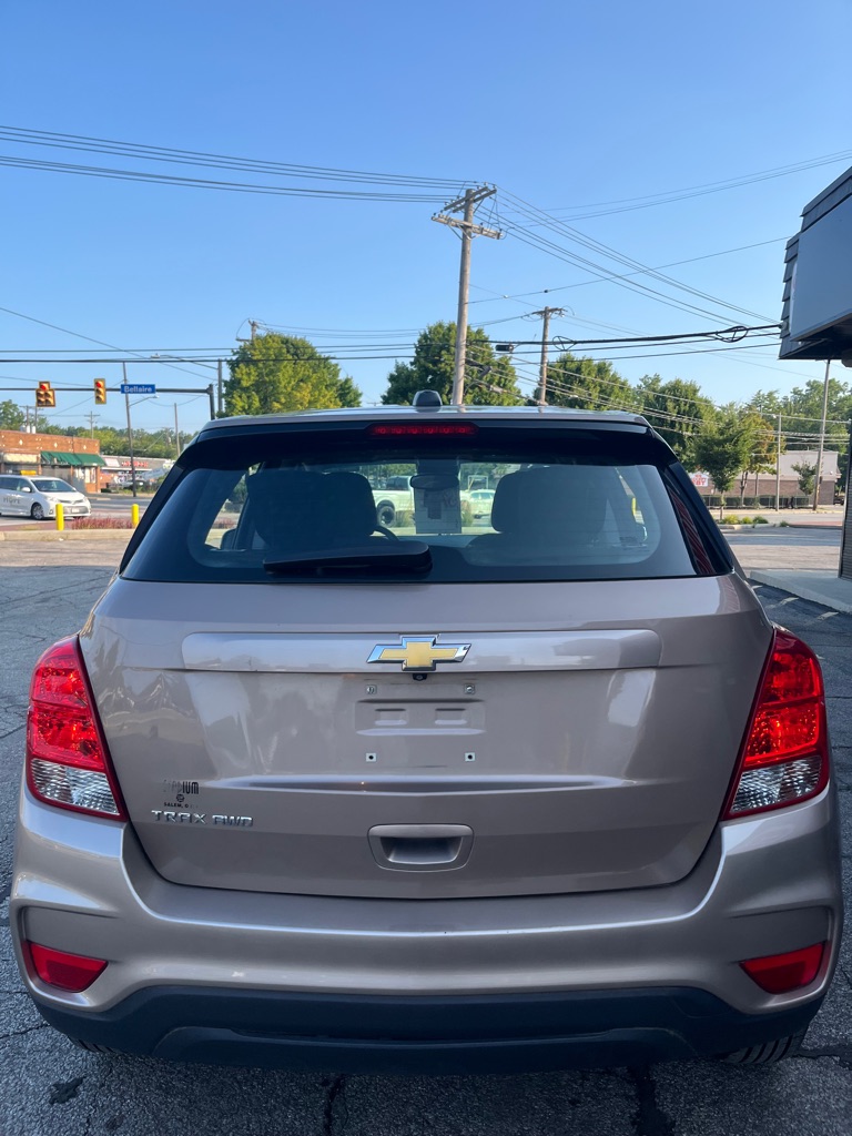 Photo 4 of this CHEVROLET TRAX