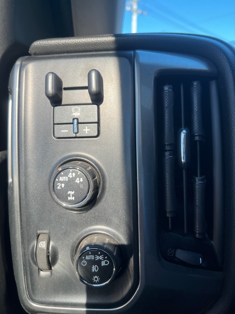 Photo 21 of this CHEVROLET SILVERADO 1500