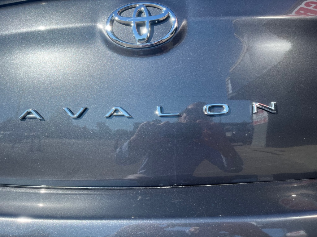 Photo 9 of this TOYOTA AVALON