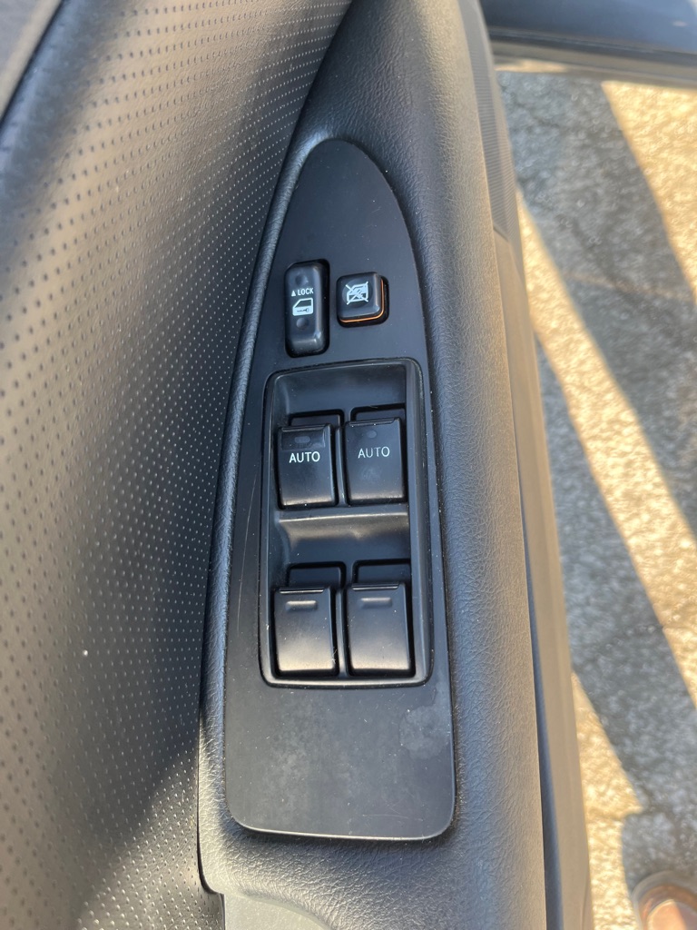 Photo 13 of this TOYOTA AVALON
