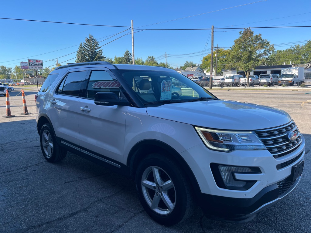 Photo 7 of this FORD EXPLORER