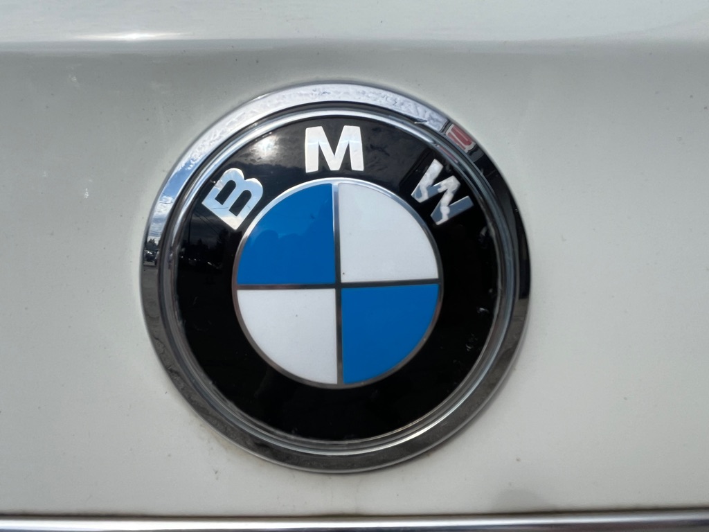 Photo 20 of this BMW 7 SERIES