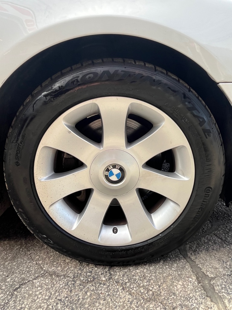 Photo 23 of this BMW 7 SERIES