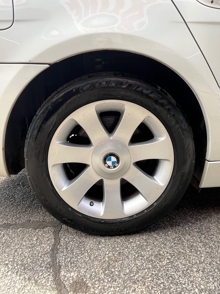 Photo 22 of this BMW 7 SERIES