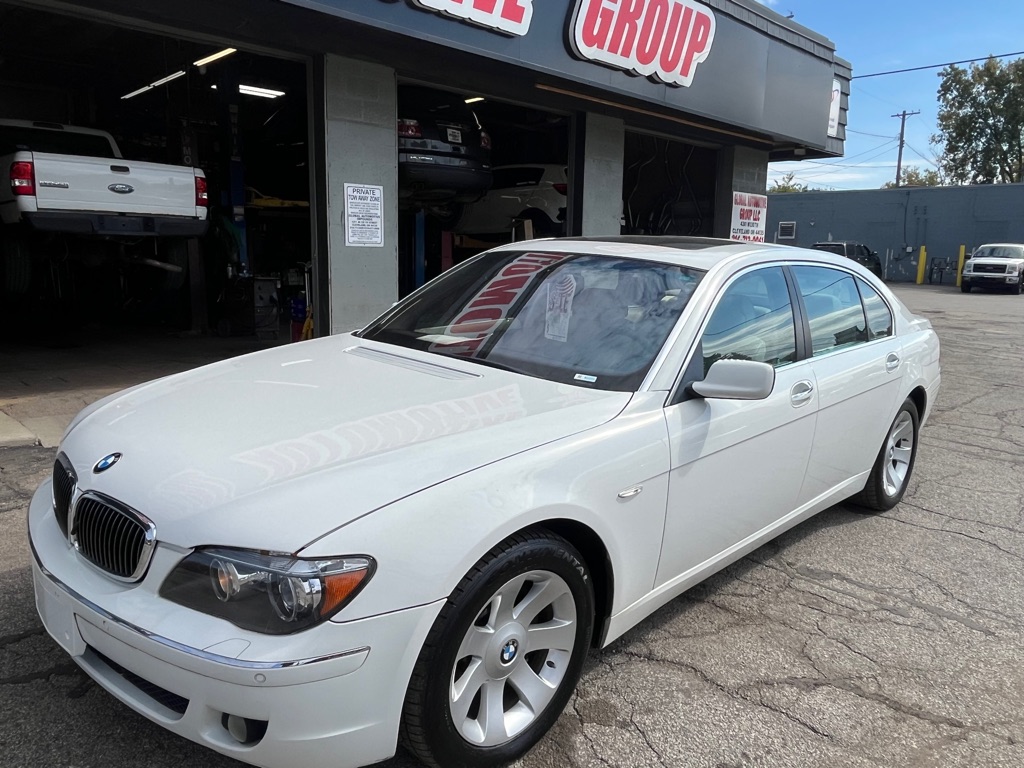 Photo 8 of this BMW 7 SERIES